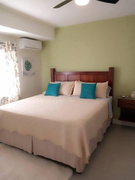 Jamaica Reggae Villa Lucea Eksteriør billede