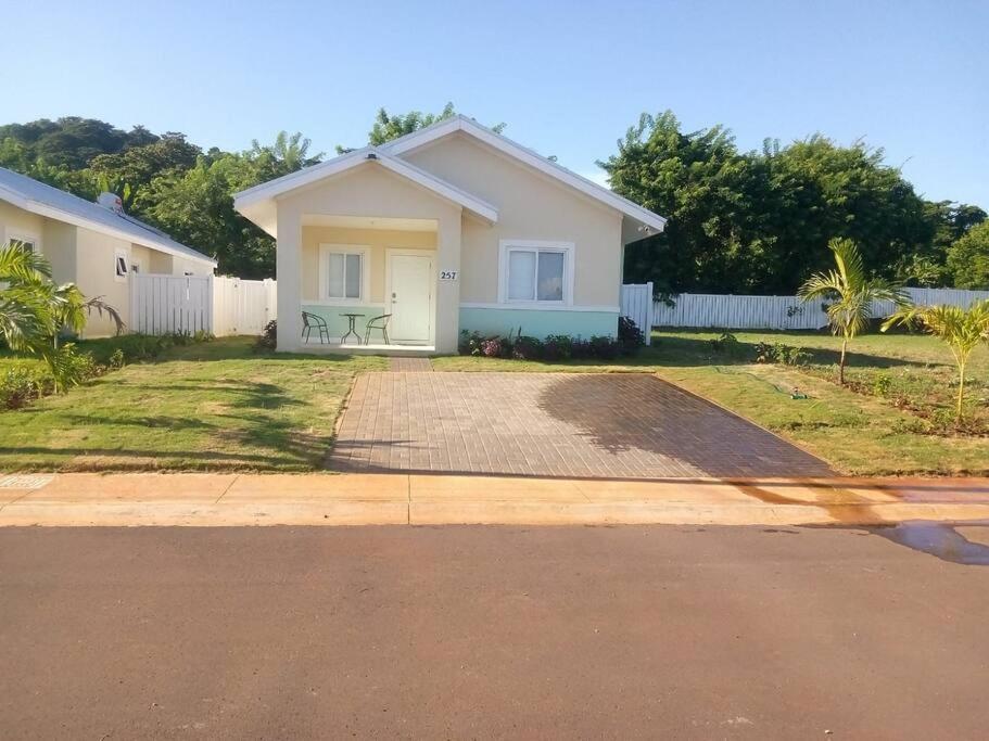Jamaica Reggae Villa Lucea Eksteriør billede